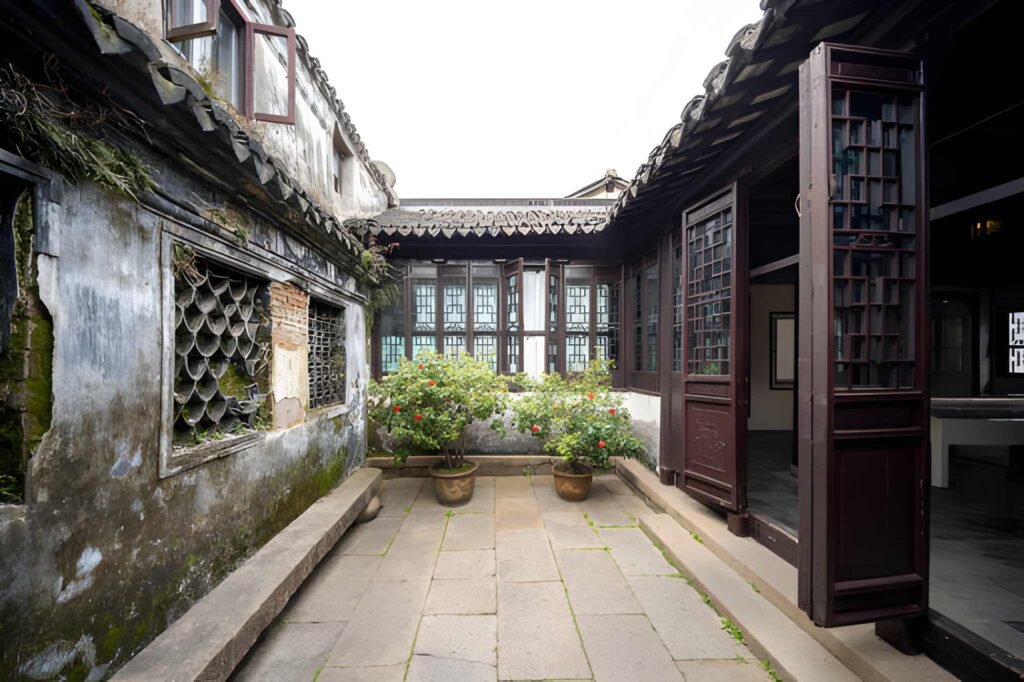 An 1800-Year-Old Property Analyzing the Real Estate of Ancient Luxury
